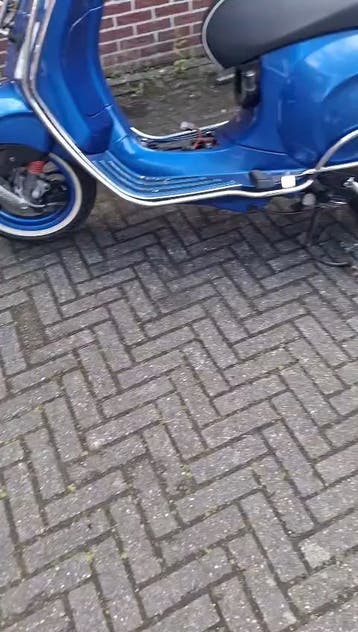 Gratis Vespa Sprint lees bio!