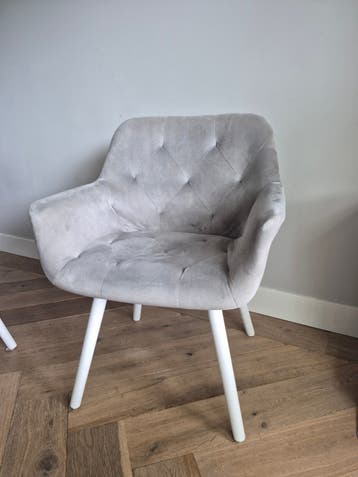 Gratis 4 eetkamerstoelen