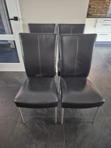 Set van 4 zwarte leren eetkamerstoelen