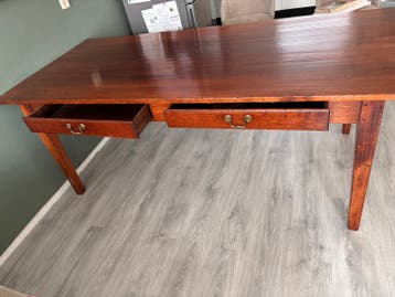 Eetkamer tafel - MOET SNEL WEG