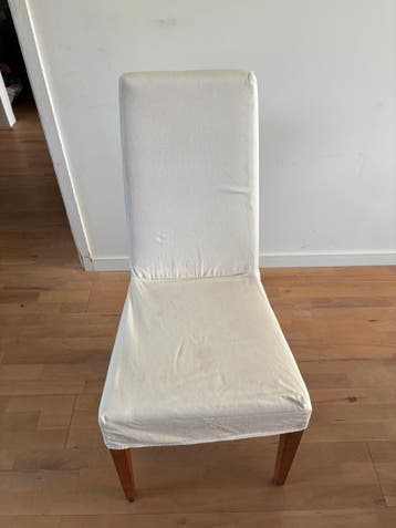 Eetkamerstoel beige/zand, stevige poten.