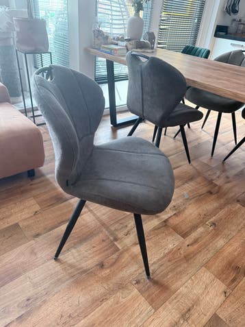 Gratis 4 gebruikte eetkamerstoelen, gratis af te halen