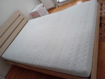 Tweepersoonsbed met lattenbodem en matras 200x140 cm
