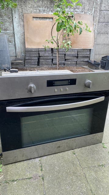 Oven