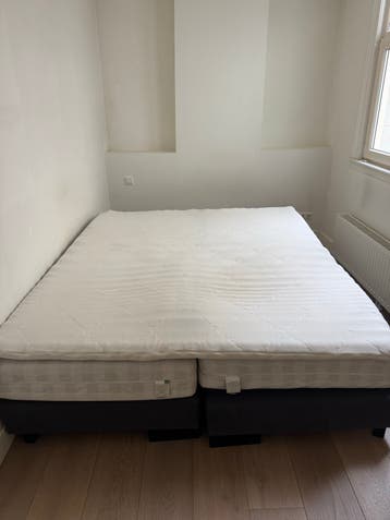 bed gratis afhalen!