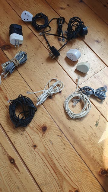 Telefoon stekkers en kabels