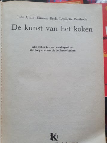 Een dik boek. Rara wie raadt het? HET IS GERADEN!