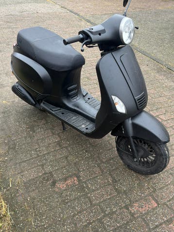 scooters/brommers/motoren gezocht