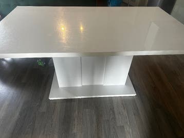 Witte hoogglans eettafel