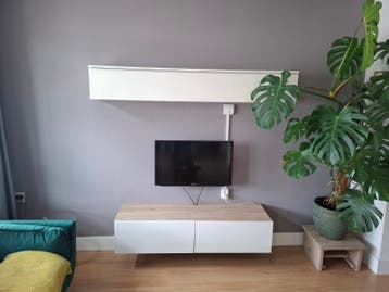 Zwevend TV-meubel met opbergruimte