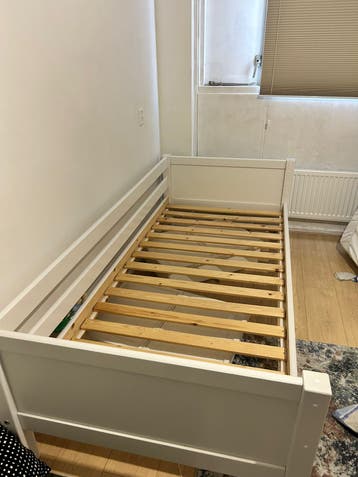 GRATIS Wit eenpersoonsbed met lattenbodem