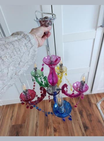 Kleurrijke Kroonluchter - Speels en Uniek Design. Gratis