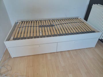 Bed wasmachine kast bank gratis