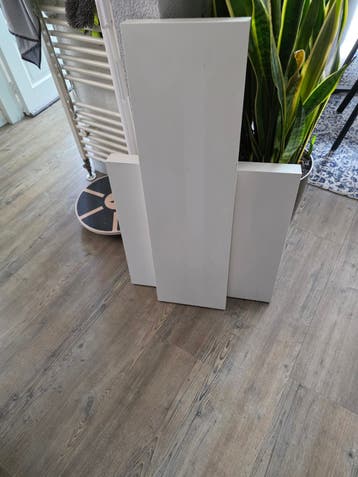 GRATIS 2 Ikea lack tafeltjes. 55x55 en 90x26