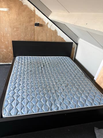 GRATIS Tweepersoonsbed 180x200 met matras
