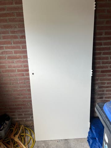 Deur wel licht beschadigd