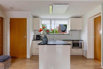 GRATiS!!! Keuken in T-opstelling.
