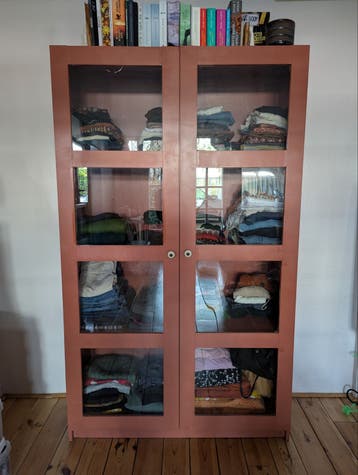 IKEA BILLY kast oud roze met deuren gratis