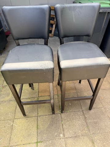 Set van 2 zwarte barkrukken met rugleuning