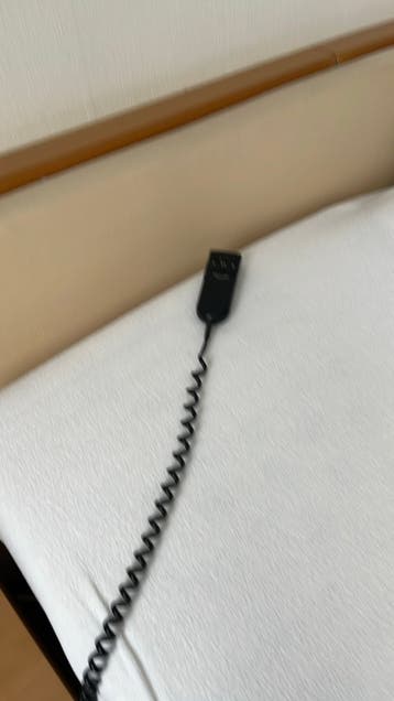 Verstelbaar tweepersoonsbed met afstandsbediening