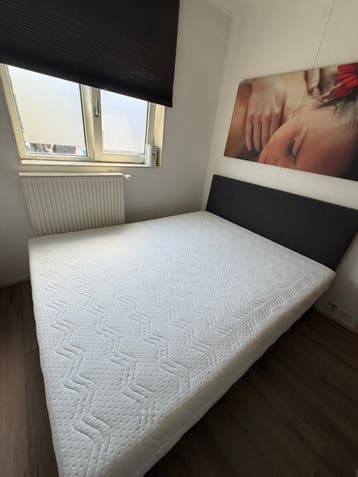 Gratis Boxspring + matras 160x210cm - Ophalen 12 juni