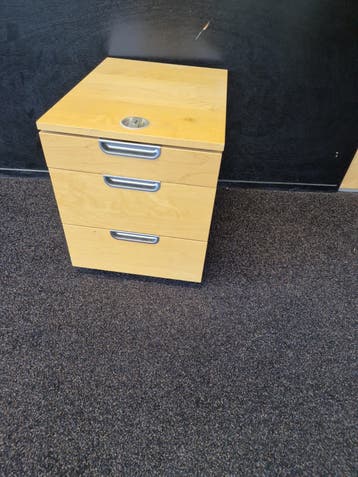 Houten ladeblok met 3 laden en cijferslot