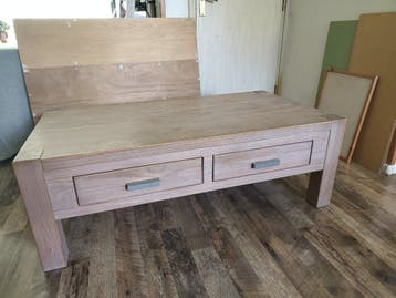 Salon tafel met lades