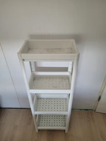 Gratis Badkamer meubelstuk (plastic)