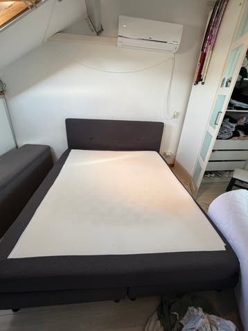 Comfortabel tweepersoons boxspringbed - Zo goed als nieuw