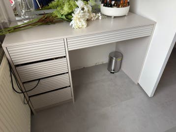 Bureau / kaptafel bouwpakket.  Beige