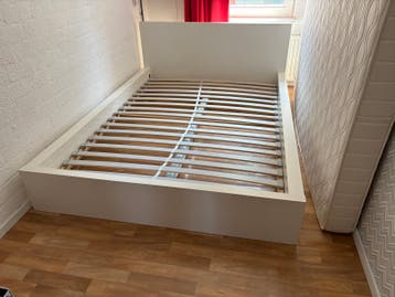 GRATIS  Wit IKEA tweepersoonsbed met lattenbodem