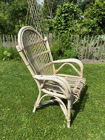 Leuke rotan/bamboe stoel. Gratis af te halen
