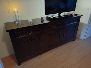 Koloniaal dressoir