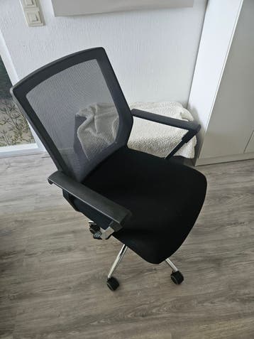 Zwarte Bureaustoel met Mesh Rugleuning