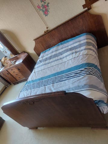 Slaapkamer bed met 2 nachtkastjes gratis
