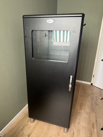Malibu Kast - Zwart met Glazen Deur