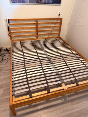 Gratis af te halen - Houten tweepersoonsbed met lattenbodems
