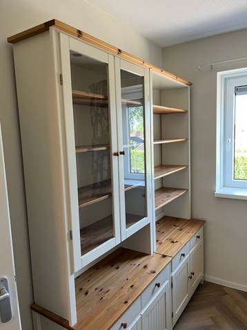 GRATIS vitrine/boekennkast