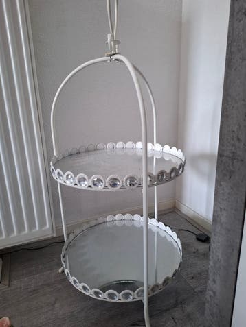 Decoratieve etagère met spiegelplateaus