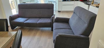 Comfortabele 2- en 3-zitsbanken, grijs stof
