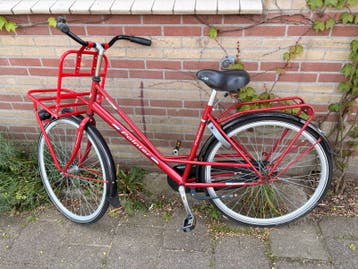 Rode Pointer transportfiets met voordrager