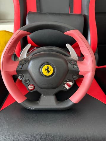 Thrustmaster Ferrari 458 Spider racestuur met pedalen