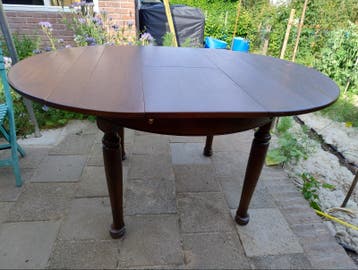 Verstelbare eettafel. Gratis