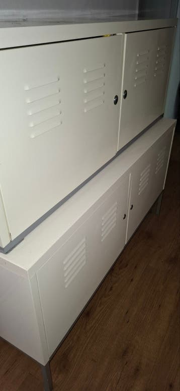 Ikea lockerkasten 2 stuks gratis