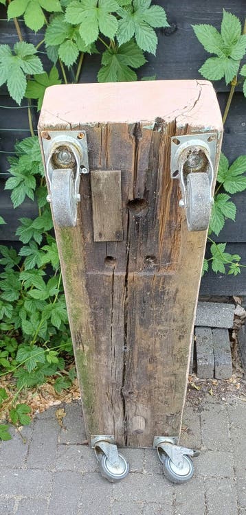 Spoorwegbiels met wieltjes, tafeltje