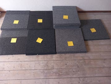 Gratis 52 tapijttegels