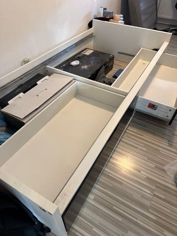 Gratis IKEA bed zwart wit 90x200 cm met 2 lades