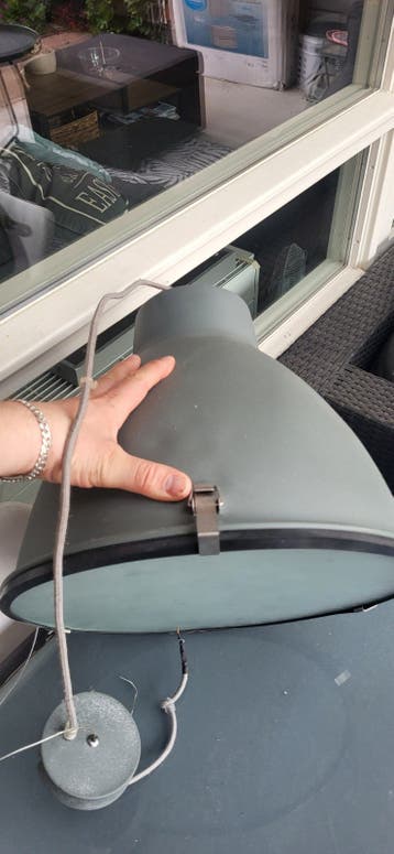 Gratis lamp - Grote grijze hanglamp
