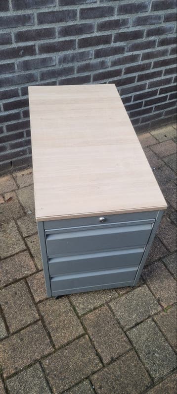 Ladeblok met 3 laden en houten blad