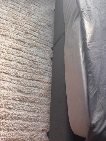 Gratis Bed 160x200 zonder matrassen